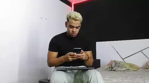 Snapshot of dombylogan chatting on March 3, 2026, 3:18 pm Logan online show from March 3, 2026, 3:18 pm