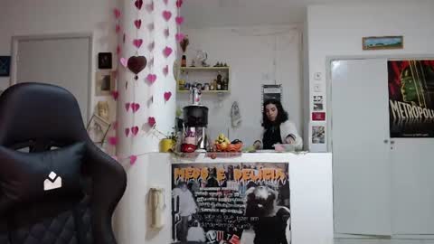 Snapshot of domenica_dos_ouros chatting on June 21, 2026, 9:50 pm sweet domme online show from June 21, 2026, 9:50 pm