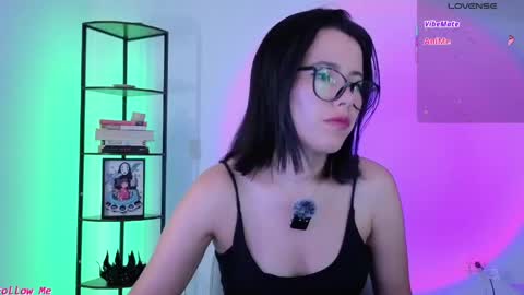 Snapshot of domgiirl chatting on May 7, 2026, 9:42 pm Mistress online show from May 7, 2026, 9:42 pm