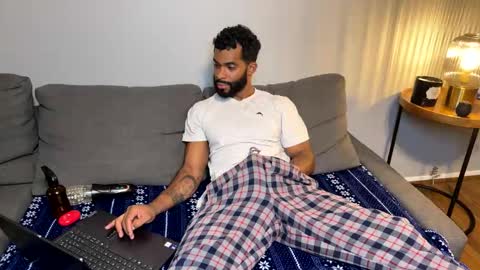 Domi online show from April 18, 2026, 11:49 pm