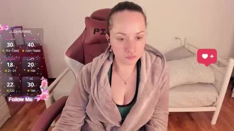 Snapshot of domina_deivis chatting on December 19, 2025, 2:02 pm I WILL BE BACK ON WEDNESDAY DECEMBER 4 0100AM COLOMBIA TIME online show from December 19, 2025, 2:02 pm