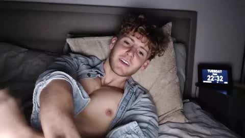 Alex...  online show from November 11, 2025, 10:32 pm