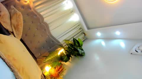 CALL ME BABY BELLA online show from March 3, 2025, 1:31 am