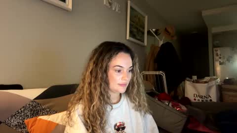 Victoria online show from March 10, 2025, 1:12 am