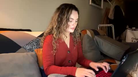 Victoria online show from March 10, 2025, 7:18 pm