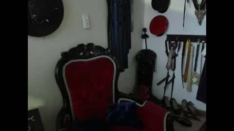 Dom Blue online show from October 19, 2025, 8:04 am