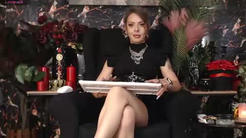 Snapshot of dominatrixeve chatting on July 25, 2026, 3:42 pm Dominatrix Eve online show from July 25, 2026, 3:42 pm