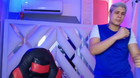 DOMI online show from April 11, 2026, 3:33 am