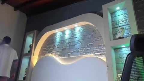 dominic de luca online show from November 5, 2025, 4:34 am