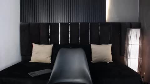 Dominic online show from September 19, 2025, 1:40 am