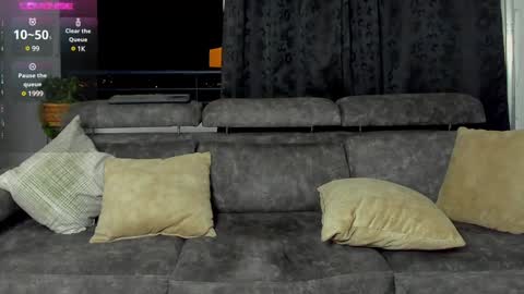 SANTI  independent model online show from January 17, 2025, 5:11 am