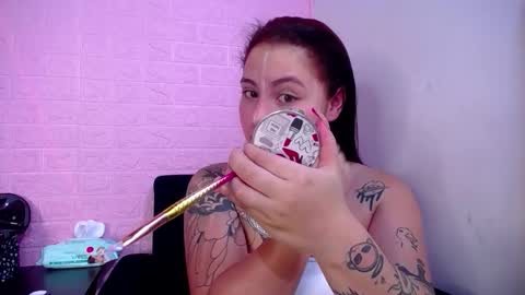   online show from October 31, 2025, 12:06 pm