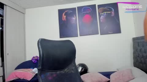 Snapshot of dominic_silva chatting on January 5, 2025, 8:32 am Dominic online show from January 5, 2025, 8:32 am