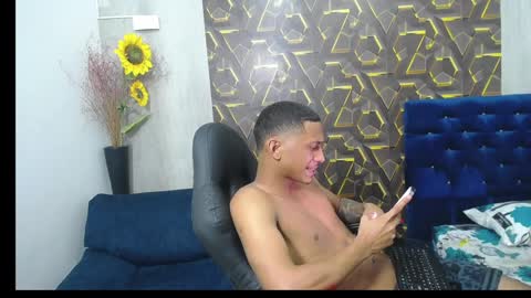 dominic_smith_ online show from April 2, 2026, 2:42 am