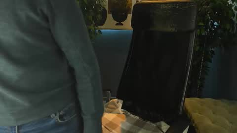 Snapshot of dominic_tore chatting on November 16, 2025, 8:25 pm Dominic online show from November 16, 2025, 8:25 pm