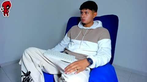 Snapshot of dominick_king chatting on April 26, 2026, 11:35 pm Dominic online show from April 26, 2026, 11:35 pm