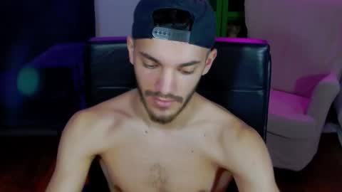 dominicvalente online show from November 14, 2025, 4:06 pm