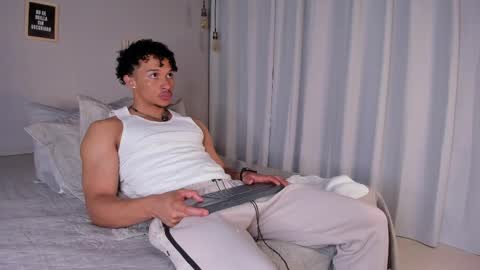 Snapshot of dominik_drake chatting on April 8, 2026, 2:06 pm Dominik Drake online show from April 8, 2026, 2:06 pm