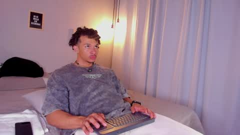 Snapshot of dominik_drake chatting on May 4, 2026, 12:45 pm Dominik Drake online show from May 4, 2026, 12:45 pm
