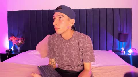 dominik_thompson777 online show from September 29, 2025, 5:23 am