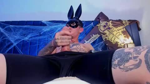 dominik_thompson777 online show from October 31, 2025, 8:48 am