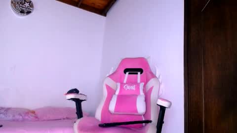   online show from April 7, 2026, 4:02 am