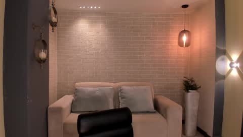 Dominique online show from January 10, 2026, 9:41 pm