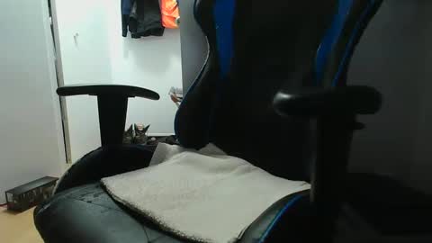 Dominique online show from September 18, 2025, 5:26 pm