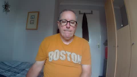 Snapshot of domjolly08 chatting on August 1, 2026, 2:38 pm David uk online show from August 1, 2026, 2:38 pm