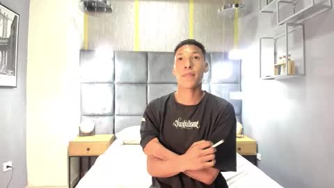 Domminick18 online show from October 23, 2025, 7:23 pm