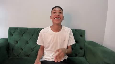 Domminick18 online show from November 3, 2025, 7:59 pm