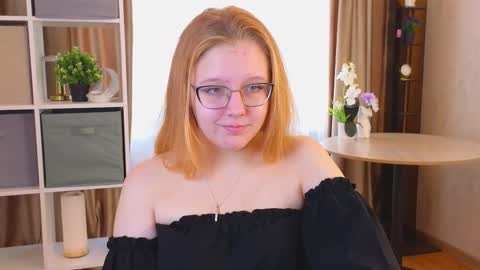 Snapshot of domoniqueepperley chatting on October 9, 2025, 5:16 am Macy online show from October 9, 2025, 5:16 am