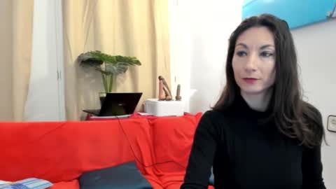 DomDOLCEVITA online show from April 29, 2026, 9:24 am
