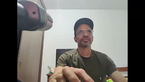 Snapshot of don__chi chatting on January 11, 2025, 4:48 am don__chi online show from January 11, 2025, 4:48 am