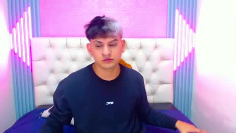 DONA Y CARL online show from December 11, 2024, 4:49 am