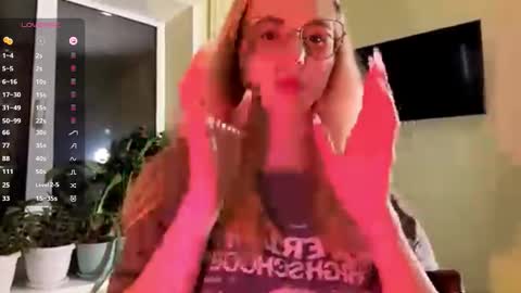 Snapshot of donettastrowbridge chatting on November 7, 2025, 3:23 pm Karolina online show from November 7, 2025, 3:23 pm