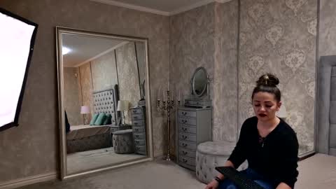 Donna online show from February 28, 2026, 7:04 pm