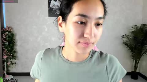 Aura online show from September 30, 2025, 3:55 am