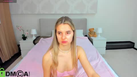 Donna On GMT2 Mon-Fri 3-9 AM online show from April 8, 2026, 12:10 am