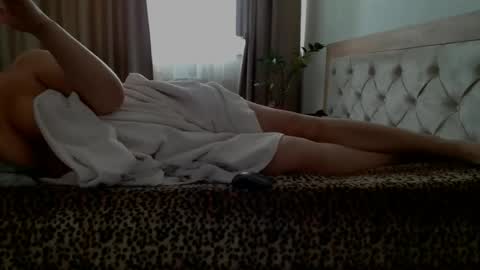 Snapshot of donnaconforme chatting on August 9, 2026, 7:57 am Dona online show from August 9, 2026, 7:57 am