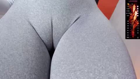 Paula DiazGMT-5 0730 - 1400 online show from November 2, 2025, 11:23 am