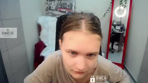 Snapshot of donnasia chatting on June 19, 2026, 9:02 am Sia online show from June 19, 2026, 9:02 am