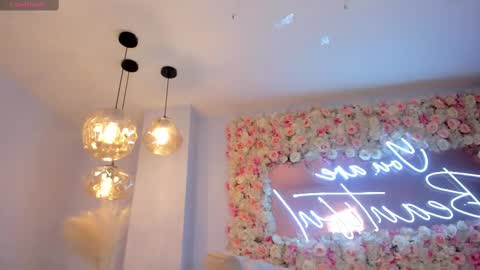  Donna Stonne  online show from March 10, 2025, 8:04 am