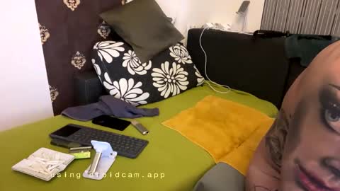 donny442313 online show from April 18, 2026, 6:56 pm