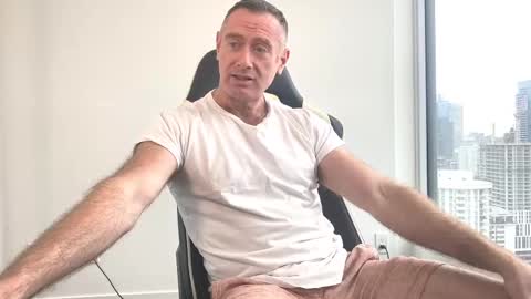 Donny online show from October 13, 2025, 3:01 pm