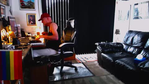 Snapshot of dopeleaf2 chatting on October 5, 2025, 10:35 am dopeleaf2 online show from October 5, 2025, 10:35 am