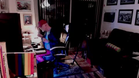 Snapshot of dopeleaf2 chatting on February 8, 2026, 10:13 pm dopeleaf2 online show from February 8, 2026, 10:13 pm