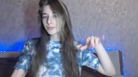 Snapshot of dora_blue_eyed chatting on February 14, 2025, 1:23 am Dora online show from February 14, 2025, 1:23 am
