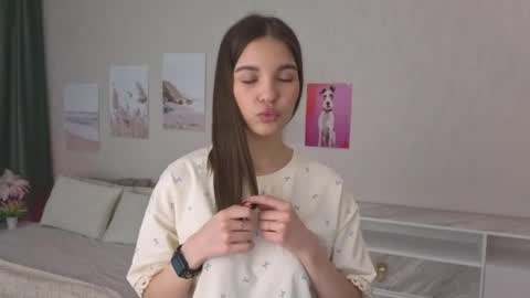 Kiki online show from March 26, 2026, 1:22 am