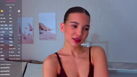 Kiki online show from April 9, 2026, 1:49 am